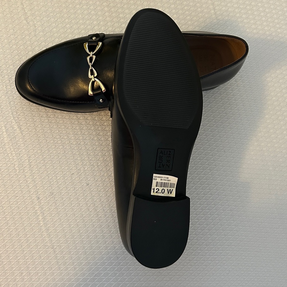 Naturalizer Black Loafers with Gold Chain Accent. Size 12W - Picture 3 of 7
